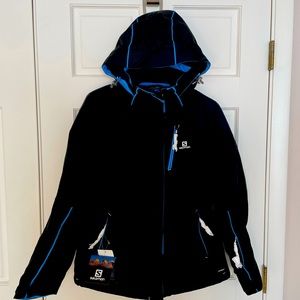 Salomon winter ski jacket size M, active fit.